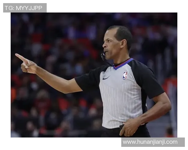 NBA进攻路径犯规解析及其对比赛策略和裁判判罚的影响分析